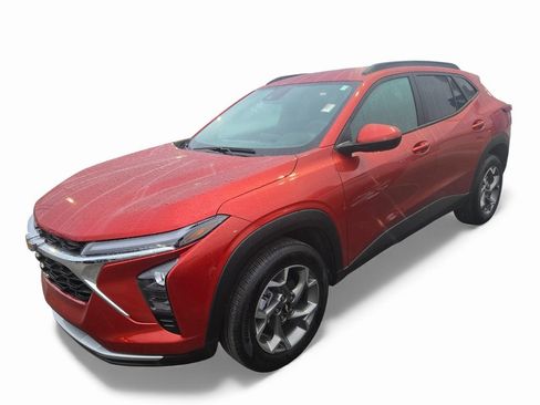 Used 2024 Chevrolet Trax LT w/ Driver Confidence Package image 1