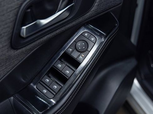 Used 2023 Nissan Rogue SV image 14