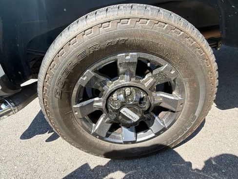 Used 2024 Ford F250 Lariat w/ Lariat Ultimate Package AWD/4WD image 11