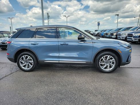 Used 2025 Lincoln Corsair AWD w/ Rear Removable Package Tray image 3