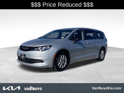 Used 2024 Chrysler Voyager LX FWD image 33
