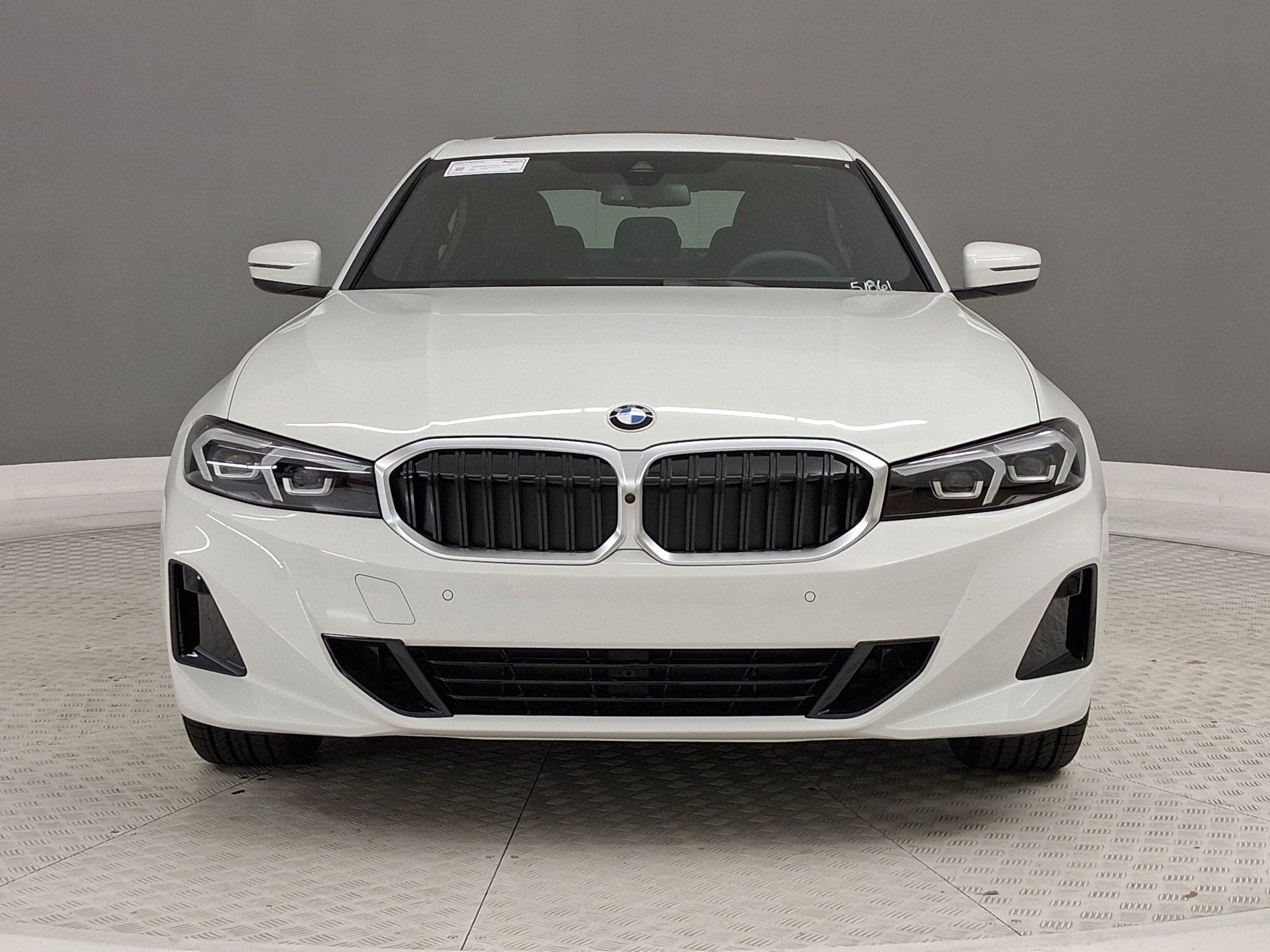 New 2026 BMW 330i Sedan w/ Convenience Package RWD image 4