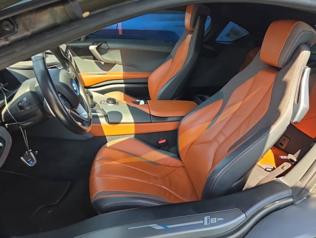 Used 2020 BMW i8 Coupe AWD/4WD image 5