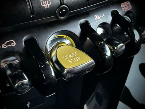 Used 2023 MINI Cooper SE image 23