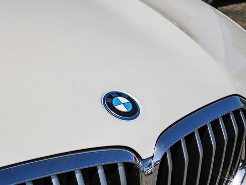 Used 2023 BMW X5 xDrive45e w/ Parking Assistance Package image 9