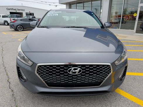 Used 2019 Hyundai Elantra GT FWD image 2