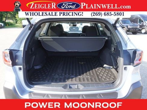 Used 2023 Subaru Outback Premium image 10