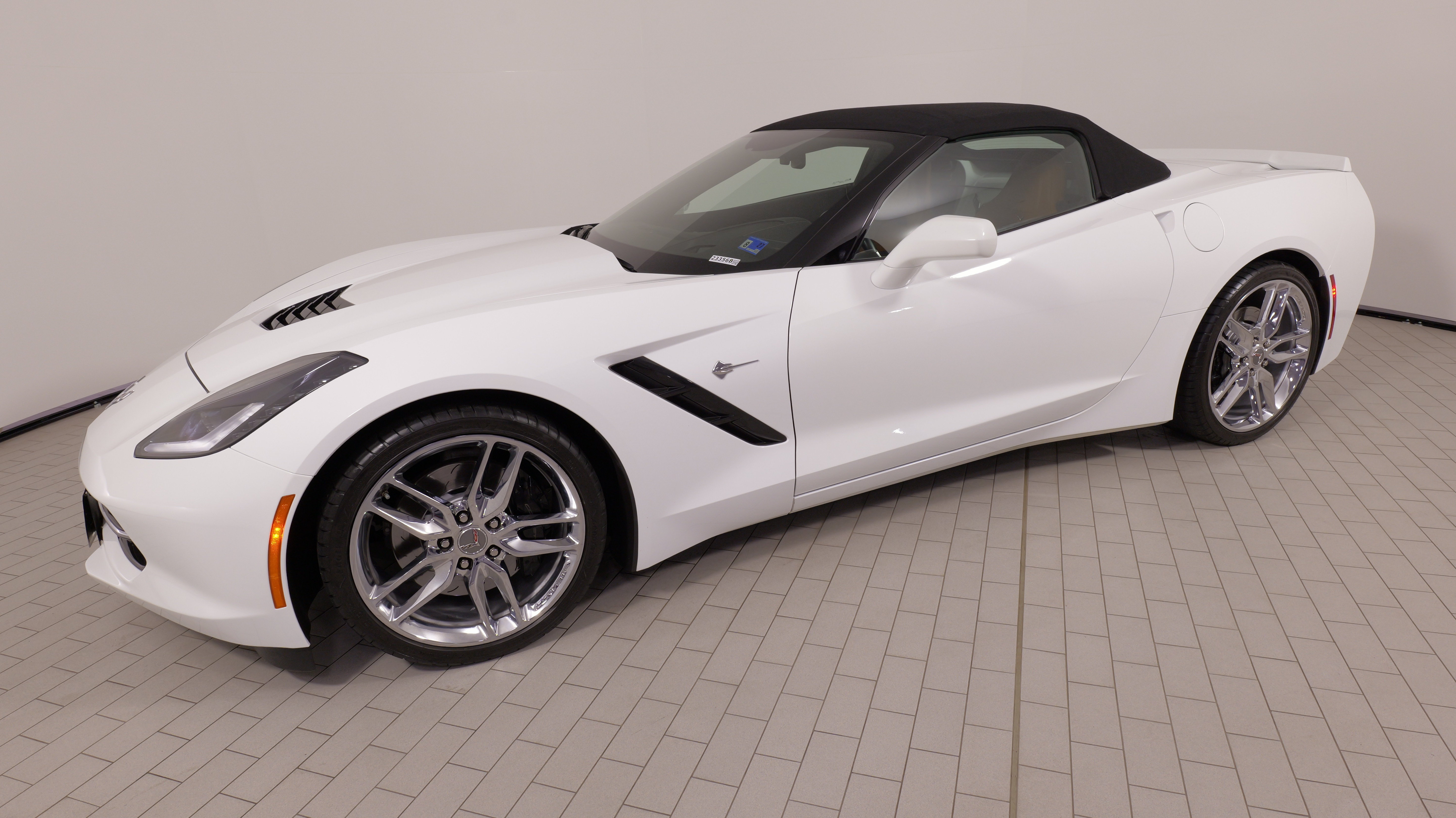 Used 2015 Chevrolet Corvette Stingray Convertible w/ 2LT Preferred Equipment Group RWD image 3