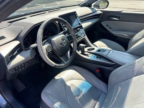 Used 2019 Toyota Avalon Limited FWD image 13