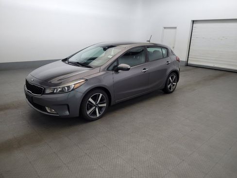 Used 2017 Kia Forte EX FWD image 2