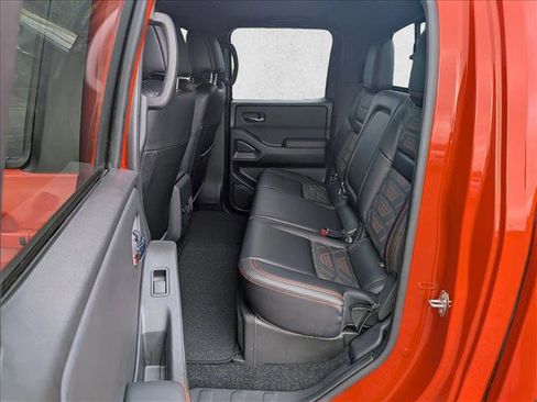 Used 2025 Nissan Frontier PRO-4X w/ Pro Premium Package AWD/4WD image 18