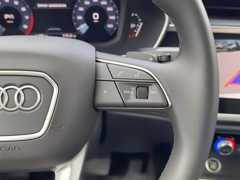 Used 2025 Audi Q3 2.0T Premium w/ Convenience Package image 22