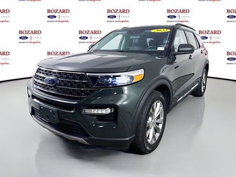 Certified 2022 Ford Explorer XLT w/ Equipment Group 202A image 4
