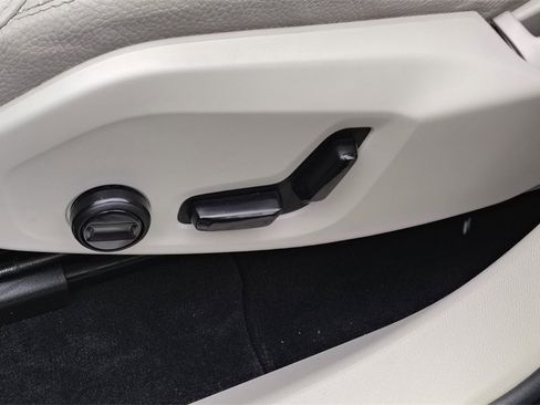 Certified 2023 Volvo XC60 B5 Core w/ Climate Package image 10