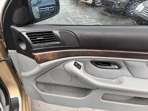 Used 2003 BMW 540i Sedan image 24