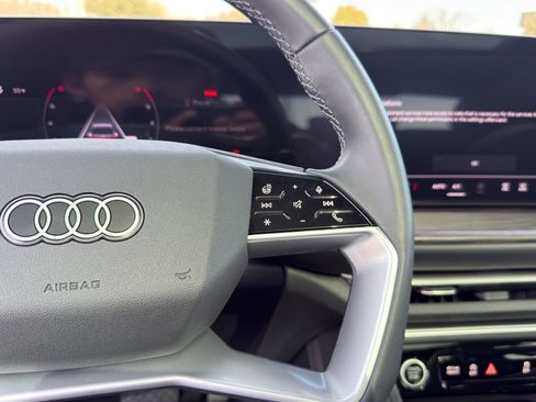 Certified 2025 Audi Q5 Premium w/ Convenience Package image 12