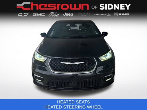 Used 2025 Chrysler Pacifica Select FWD image 2