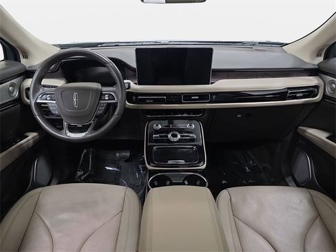 Used 2023 Lincoln Nautilus Reserve w/ Equipment Group 202A image 9