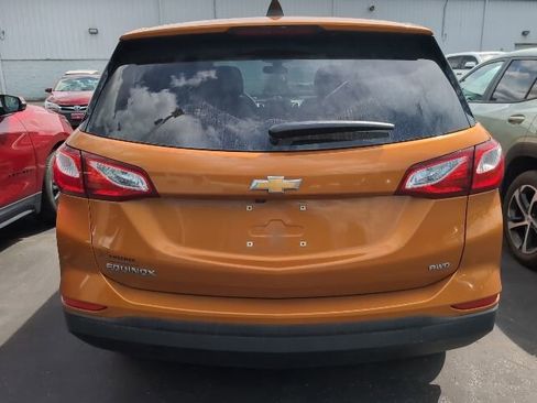 Used 2019 Chevrolet Equinox LS w/ LS Convenience Package AWD/4WD image 2