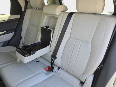 Used 2019 Land Rover Discovery Sport SE AWD/4WD image 17