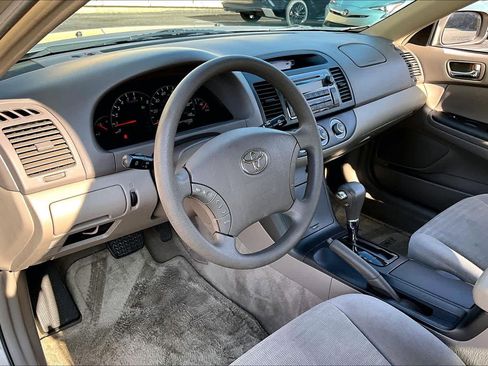 Used 2005 Toyota Camry LE image 16