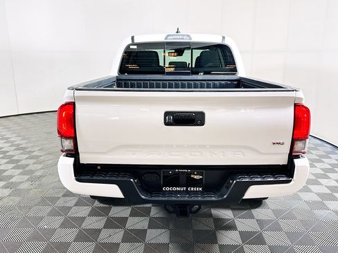 Used 2022 Toyota Tacoma SR5 image 4