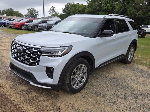 Certified 2025 Ford Explorer Platinum RWD image 4