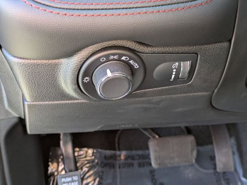 Certified 2025 Dodge Durango GT w/ Blacktop Package image 15