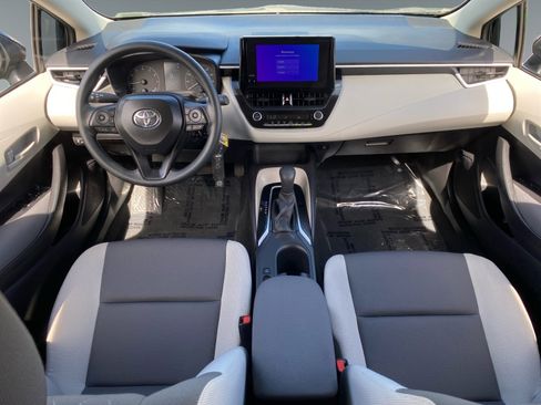 Used 2025 Toyota Corolla LE FWD image 10