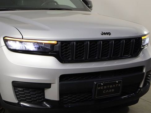 Used 2022 Jeep Grand Cherokee L Altitude image 39