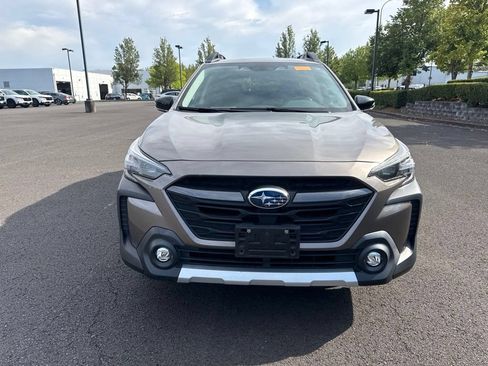 Used 2023 Subaru Outback Limited XT AWD/4WD image 2