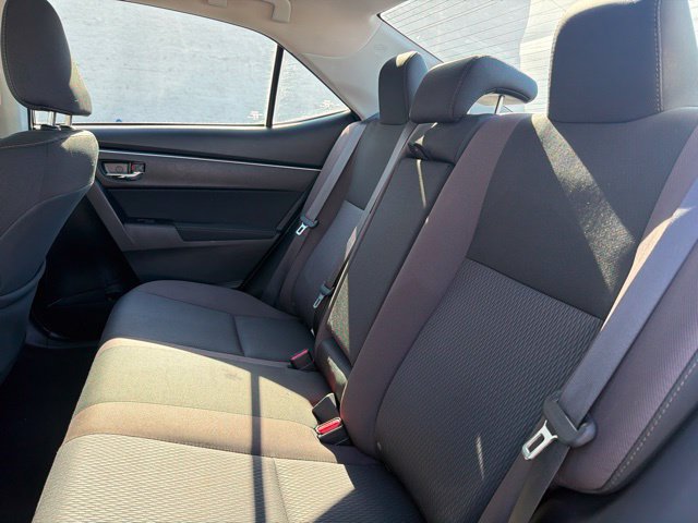 Used 2018 Toyota Corolla LE FWD image 17