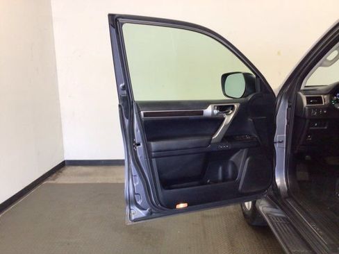Used 2015 Lexus GX 460 w/ Navigation Package AWD/4WD image 13
