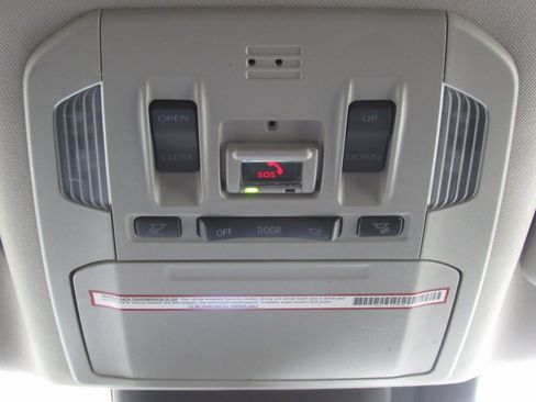 Certified 2021 Toyota Highlander XLE image 31