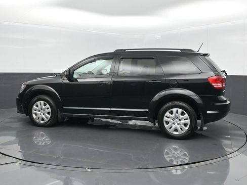 Used 2017 Dodge Journey SE FWD image 4