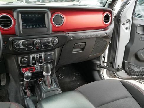 Used 2018 Jeep Wrangler Unlimited Rubicon AWD/4WD image 23