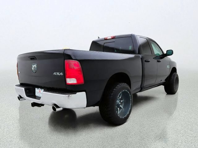 Used 2019 RAM 1500 Classic SLT w/ SLT Plus D←cor Group AWD/4WD image 3