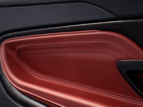 Used 2018 Aston Martin DB11 V12 RWD image 30