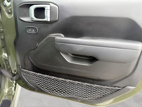 Used 2022 Jeep Gladiator Willys image 10