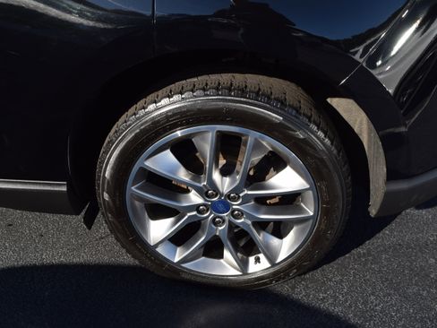 Used 2018 Ford Edge Titanium w/ Equipment Group 301A image 7