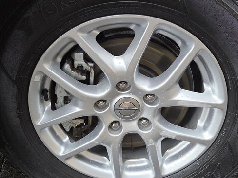 Used 2022 Chrysler Pacifica Touring-L image 9