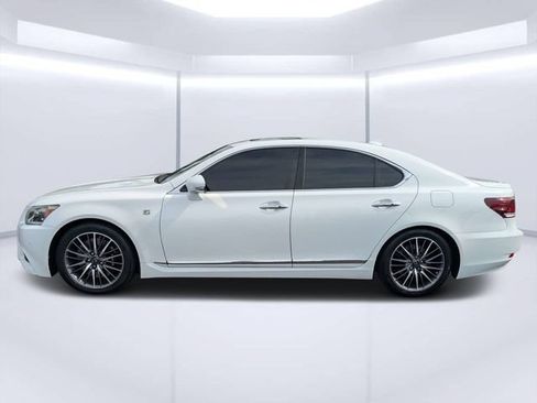 Used 2016 Lexus LS 460 w/ F Sport Package RWD image 6