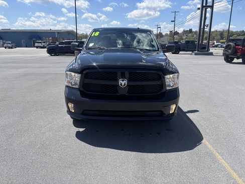 Used 2018 RAM 1500 Express AWD/4WD image 9