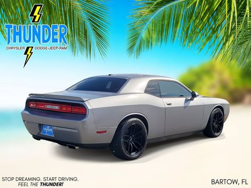 Used 2014 Dodge Challenger R/T RWD image 4