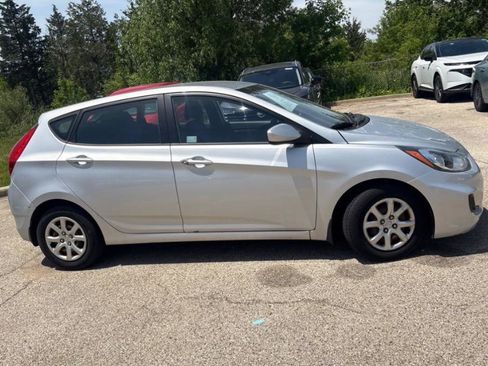 Used 2012 Hyundai Accent GS FWD image 4