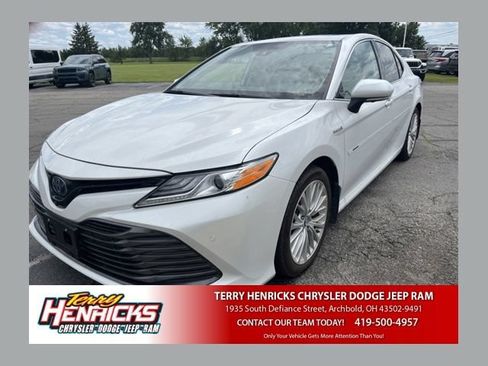 Used 2019 Toyota Camry XLE FWD image 1