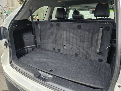 Used 2019 Toyota Highlander XLE AWD/4WD image 14