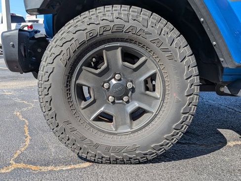 Used 2021 Jeep Gladiator Sport image 18