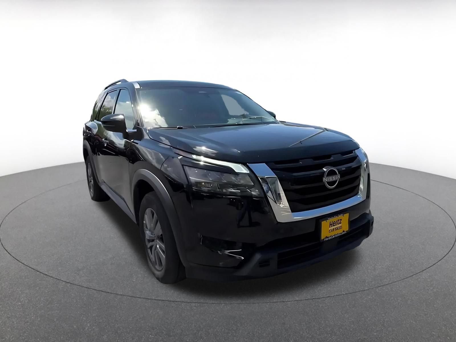 Used 2025 Nissan Pathfinder SV AWD/4WD image 3