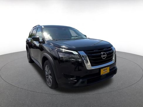 Used 2025 Nissan Pathfinder SV AWD/4WD image 3